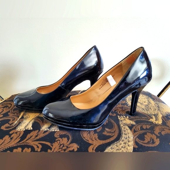 Women's Patent Pumps - Picture 1 of 4